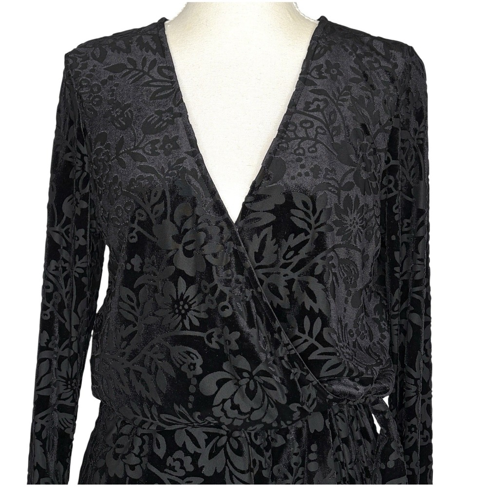 Saylor Rebecca Velvet Burnout Floral Romper S Whimsigoth Going Out Tie Waist - Picture 3 of 8